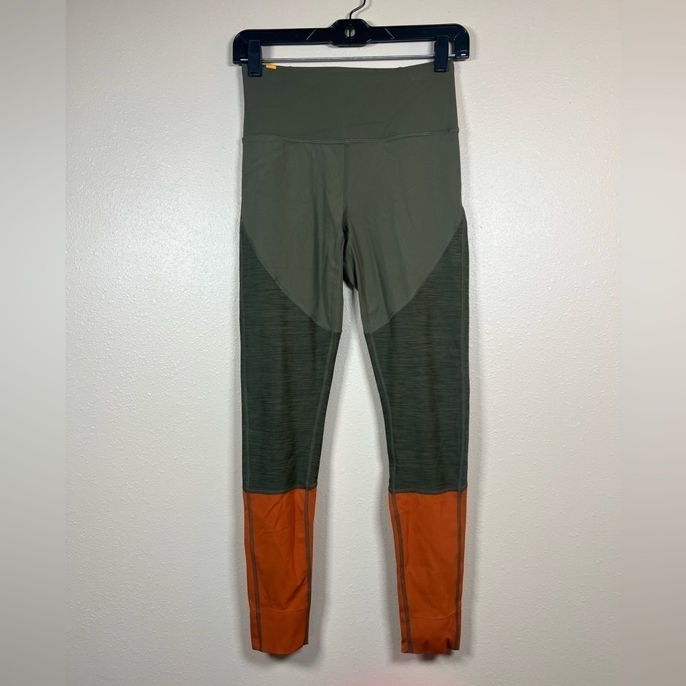 Sorel x Prana Athletic Sports Bra and Matching Leggings Size Small - Picture 3 of 12
